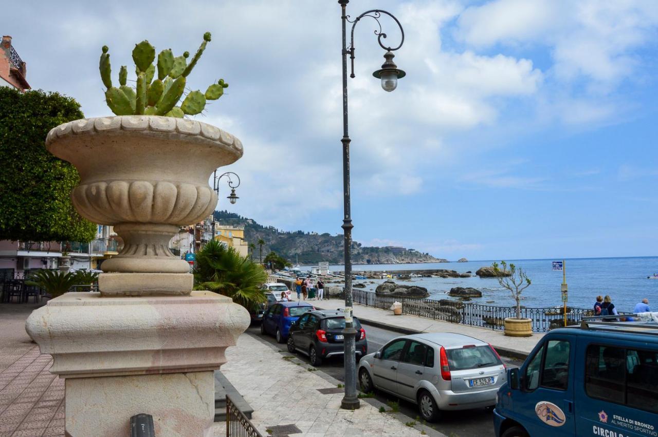 Sun Sea House Taormina Lägenhet Giardini Naxos Exteriör bild