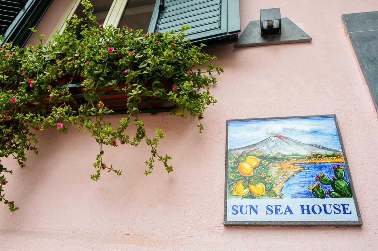 Sun Sea House Taormina Lägenhet Giardini Naxos Exteriör bild